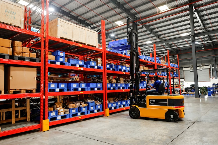 With the US-Israel-Iran war shutting down the Strait of Hormuz, India's natural gas supply is in serious jeopardy. (Photo: Reuters)