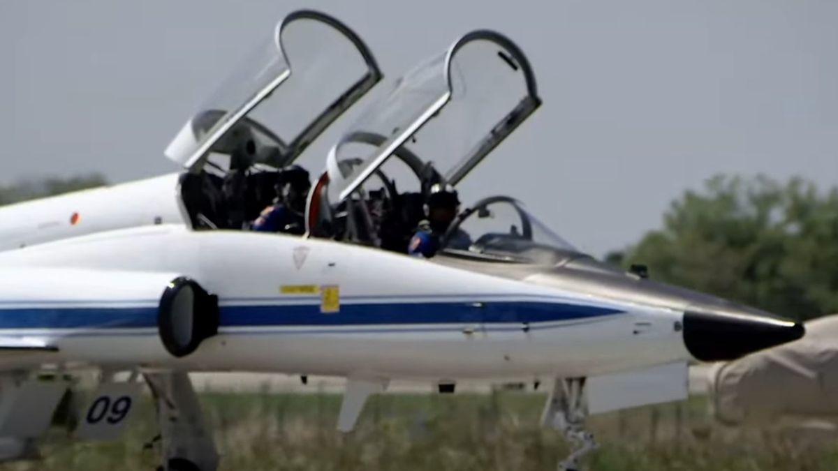 Before landing, the astronaut pilots performed a flyover of Launch Pad 39B, where their towering Space Launch System rocket and Orion spacecraft await the upcoming mission. (Photo: Nasa via X/@Ryan Caton)