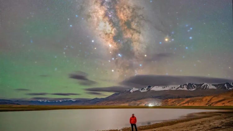 A starry night sky, that appears like a scene straight out of heaven, is mostly limited to just stories. The world has lost the chance to be enraptured by this beauty due to its negligence. (Photo: Dorje Angchuk)