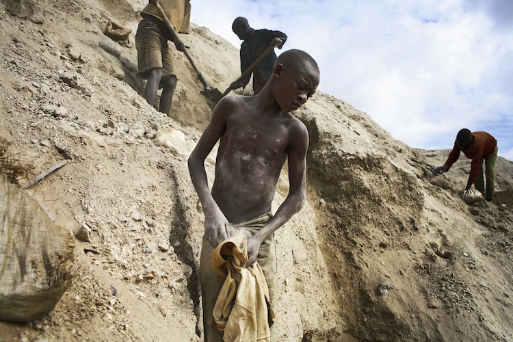 blood diamonds, blood diamond trade, diamonds funding wars, conflict diamonds, Sierra Leone war, illegal diamond trade, child labour mining, Kimberley Process, African conflicts, war funding