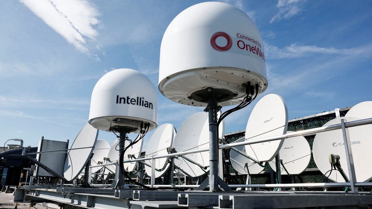 LEO coverage satellite dishes are seen on top of the headquarters of Eutelsat Group Paris in Issy-les-Moulineaux. (Photo: Reuters)
