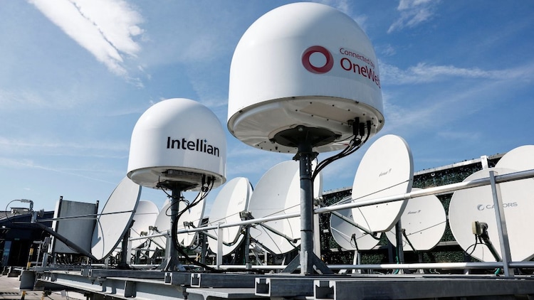 LEO coverage satellite dishes are seen on top of the headquarters of Eutelsat Group Paris in Issy-les-Moulineaux. (Photo: Reuters)