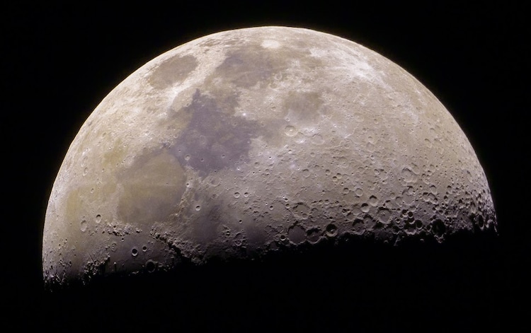 A breathtaking photograph of the Moon, captured from Pench Tiger Reserve. (Photo: Abhishek Pawse)
