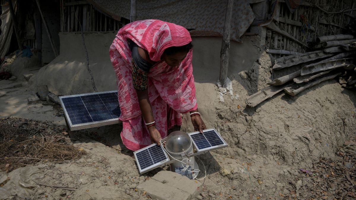 From June 2026, all solar projects in India must use domestically manufactured cells, pushing the country toward a 42 GW cell production target. (Photo: Reuters)