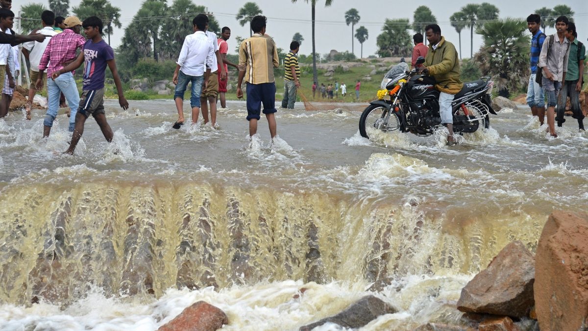 A cloudy sky hangs over Hyderabad, where the IMD has issued a yellow alert for thunderstorms accompanied by lightning and gusty winds reaching up to 50 kmph this Sunday. (Photo: Reuters)