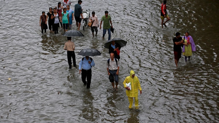 The IMD has forecast thunderstorms, lightning and surface winds over several Indian states on Monday. (Photo: Reuters)