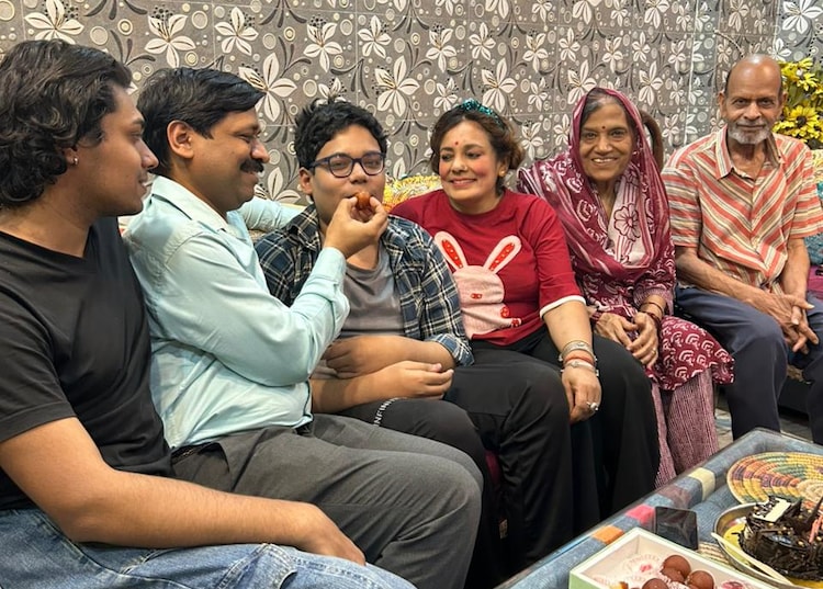 Aarav celebrating with his family