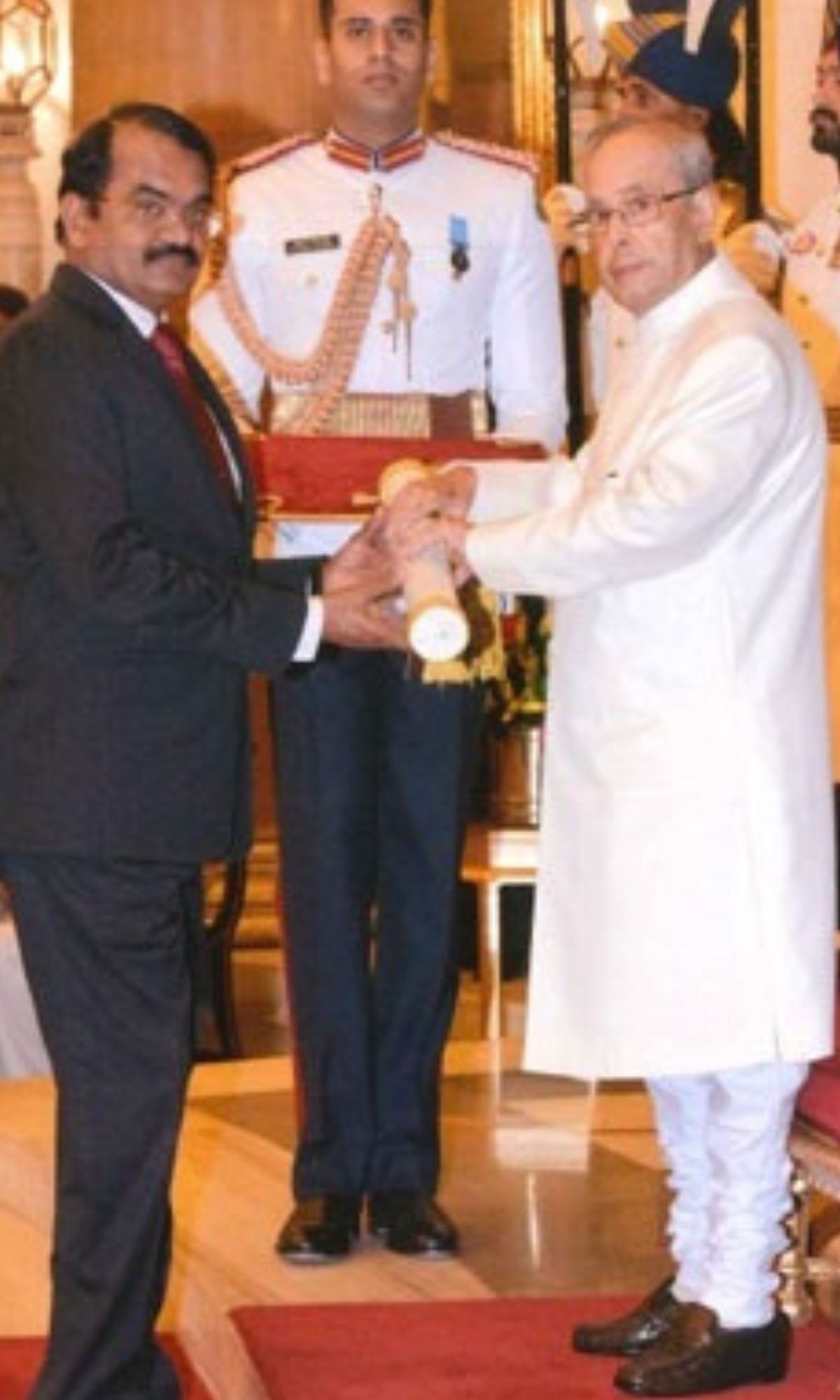 Dr Mylswamy Annadurai, former Director of the Isro Satellite Centre, and widely known as the Moon Man of India for his role in the Chandrayaan missions, receiving the Padma Shri from then President Pranab Mukherjee. (Photo: Isro)