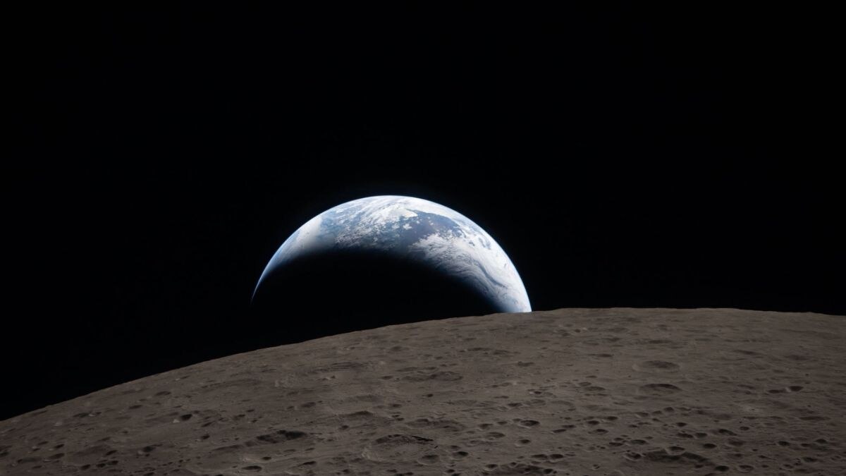 A stunning Earthrise captured at 7:10 p.m. IST on April 7, as our blue planet reappears from the lunar horizon. (Photo: Nasa)