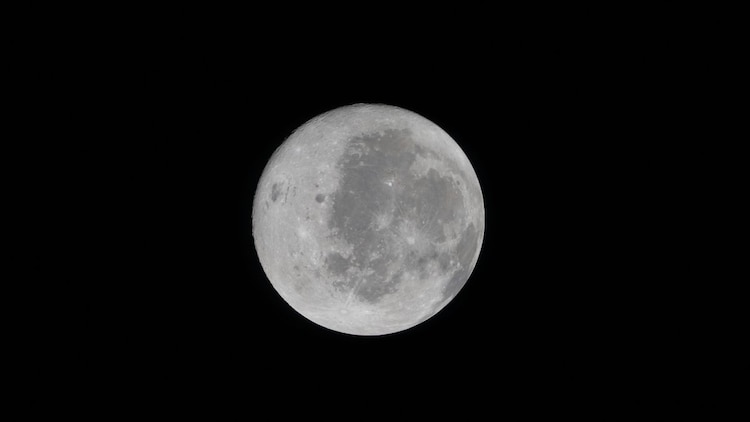 Artemis 2 crew has successfully completed a lunar flyby around the far side of the Moon. (Photo: Nasa)