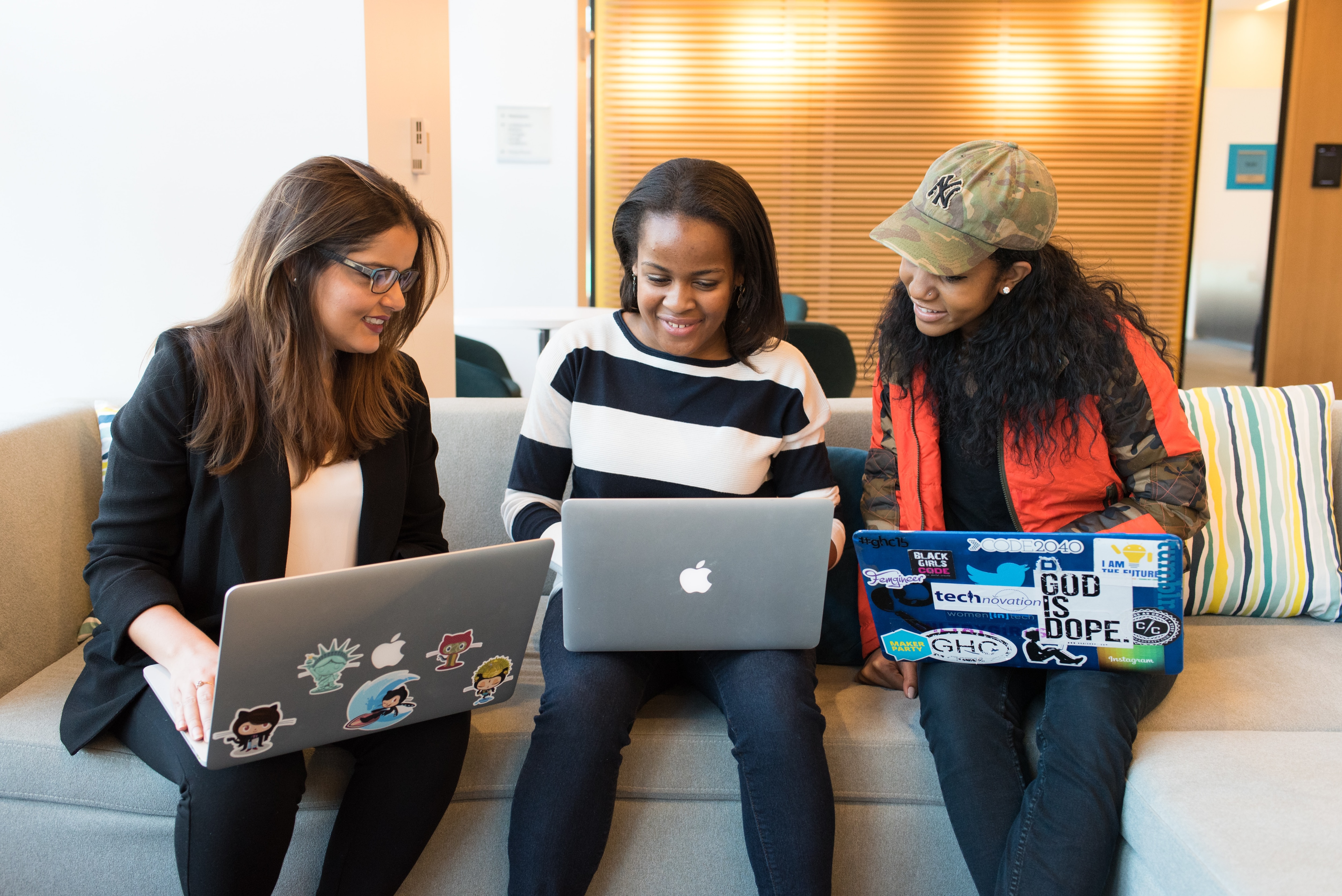 free courses on linkedin, LinkedIn Learning free courses, free LinkedIn courses 2026, career growth courses, AI job skills, promotion course, LinkedIn Learning India, free online courses jobs, career switch courses