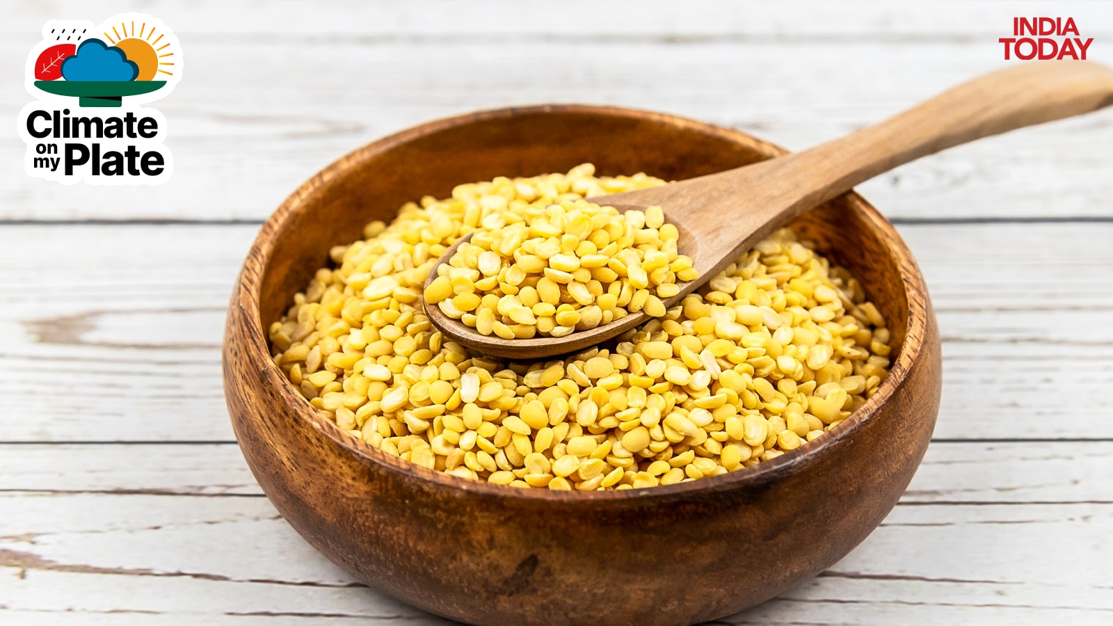 Once temperatures cross 32 degrees Celsius, toor dal's pollen grains lose viability and flowers fall before pods can form. (Photo: Getty)