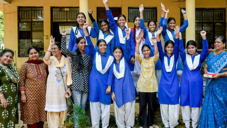 Even Dehradun, long a refuge from the plains' heat, has not been spared this April, prompting the district to send students home on April 27. (Photo: PTI)