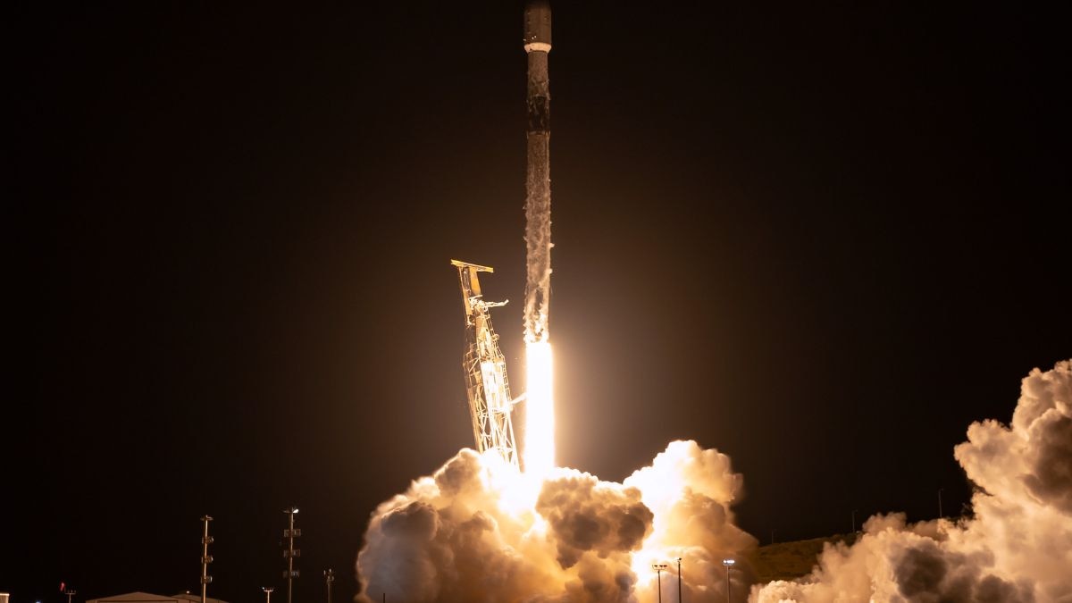 SpaceX's Falcon 9 rocket launching into space. (Photo: SpaceX)