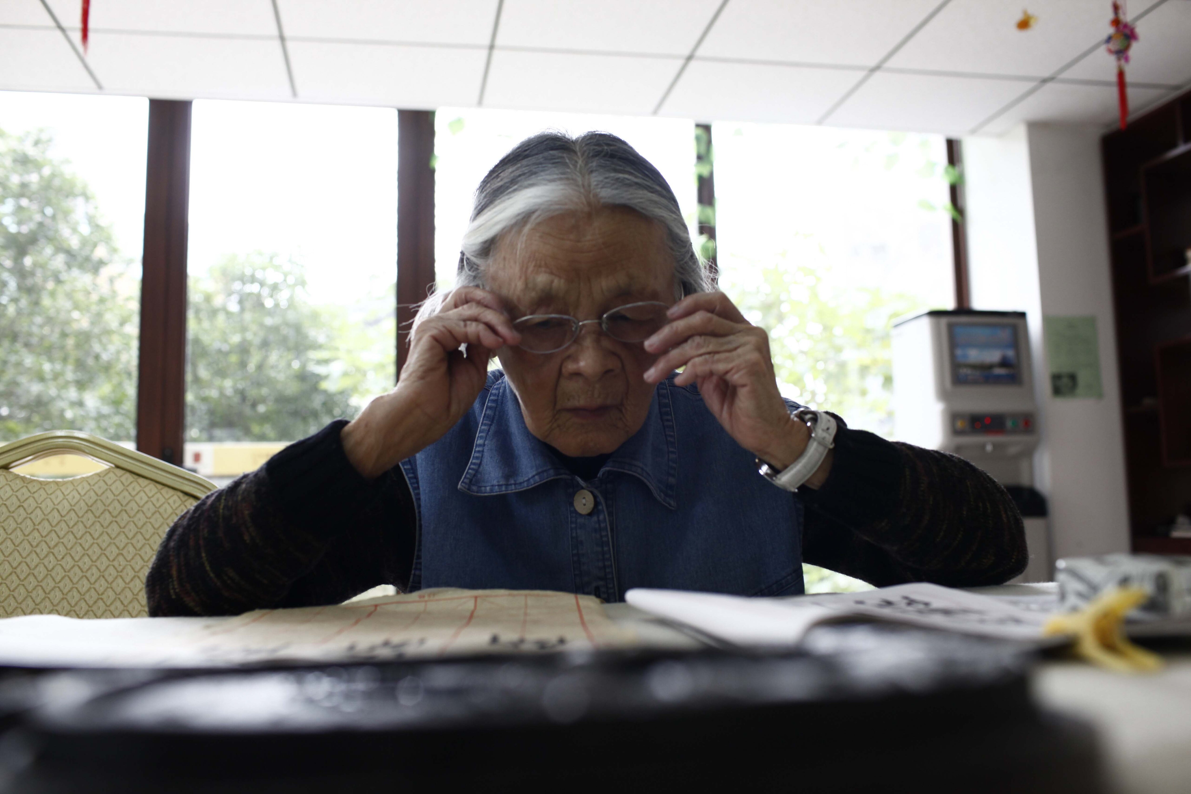 China retirees studying abroad, senior education trend China, ageing population China education, overseas study seniors China, lifelong learning China