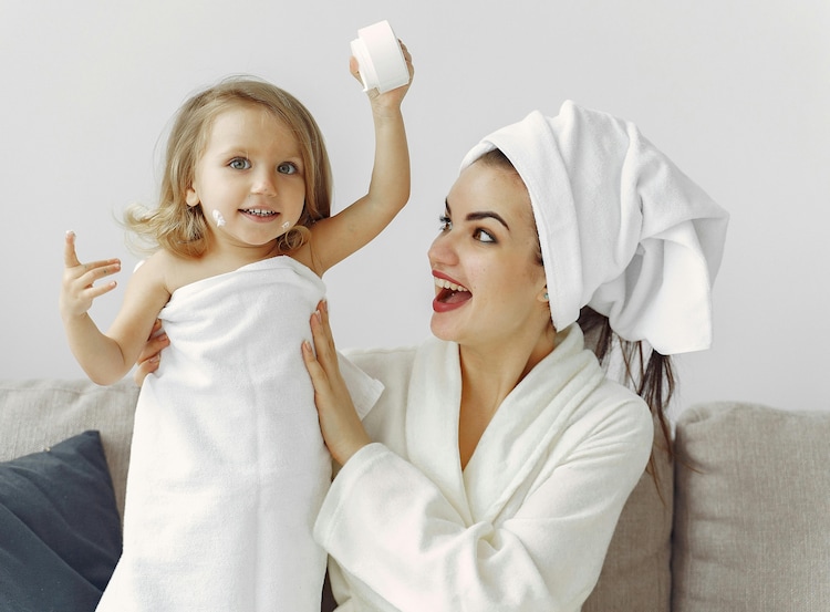 Baby products may fall short for adult skin over time| Photo: Pexels/Gustavo Fring