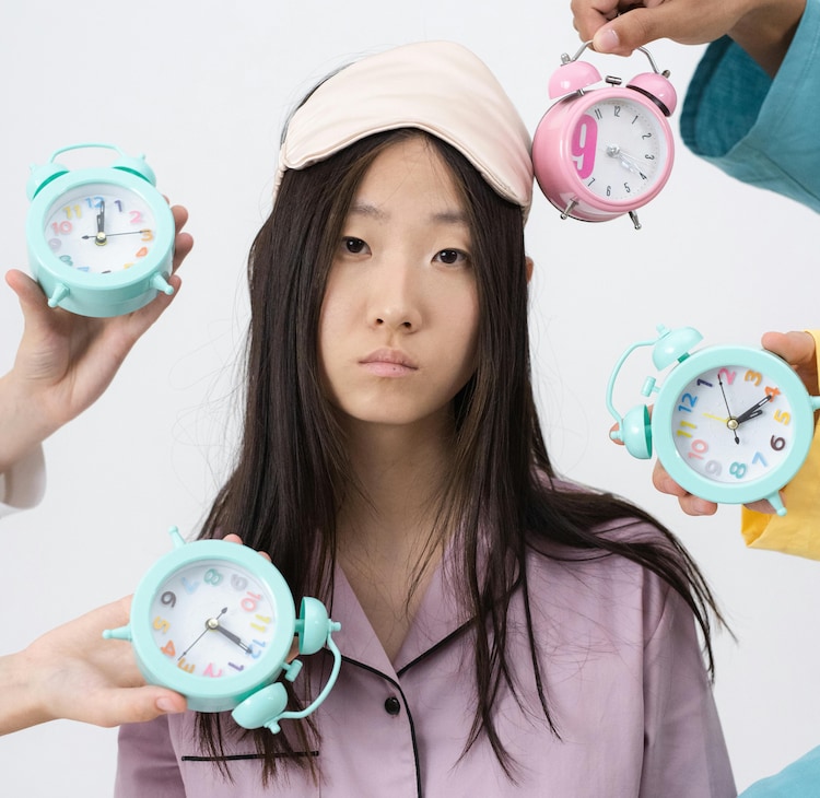 Society often links sleep with laziness or being unproductive | Photo: Pexels/SHVETS production