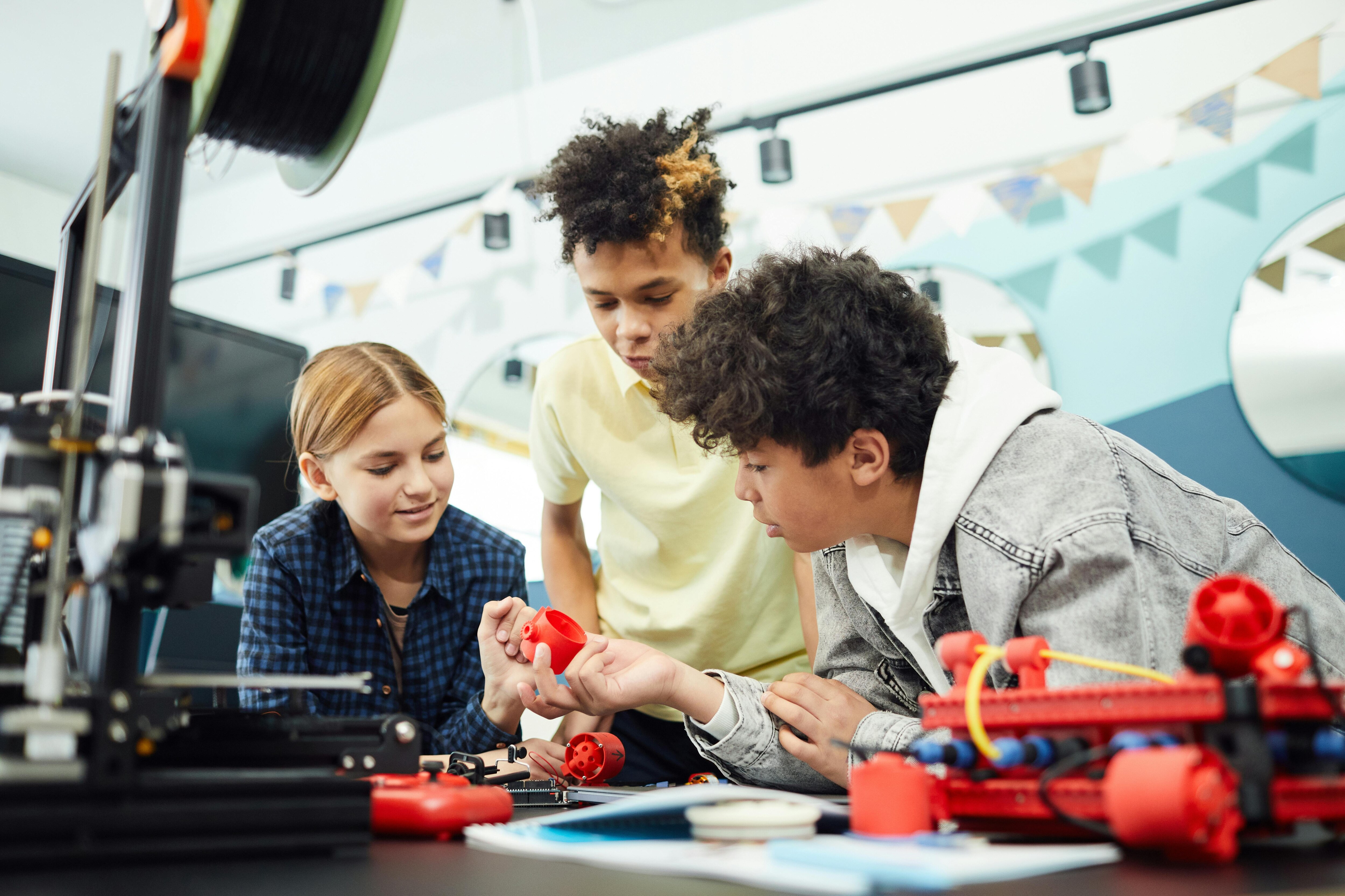 Gen Z AI, AI startups teens, AI skills gap, teens build businesses, hiring parents, young entrepreneurs AI, future jobs AI, AI education gap