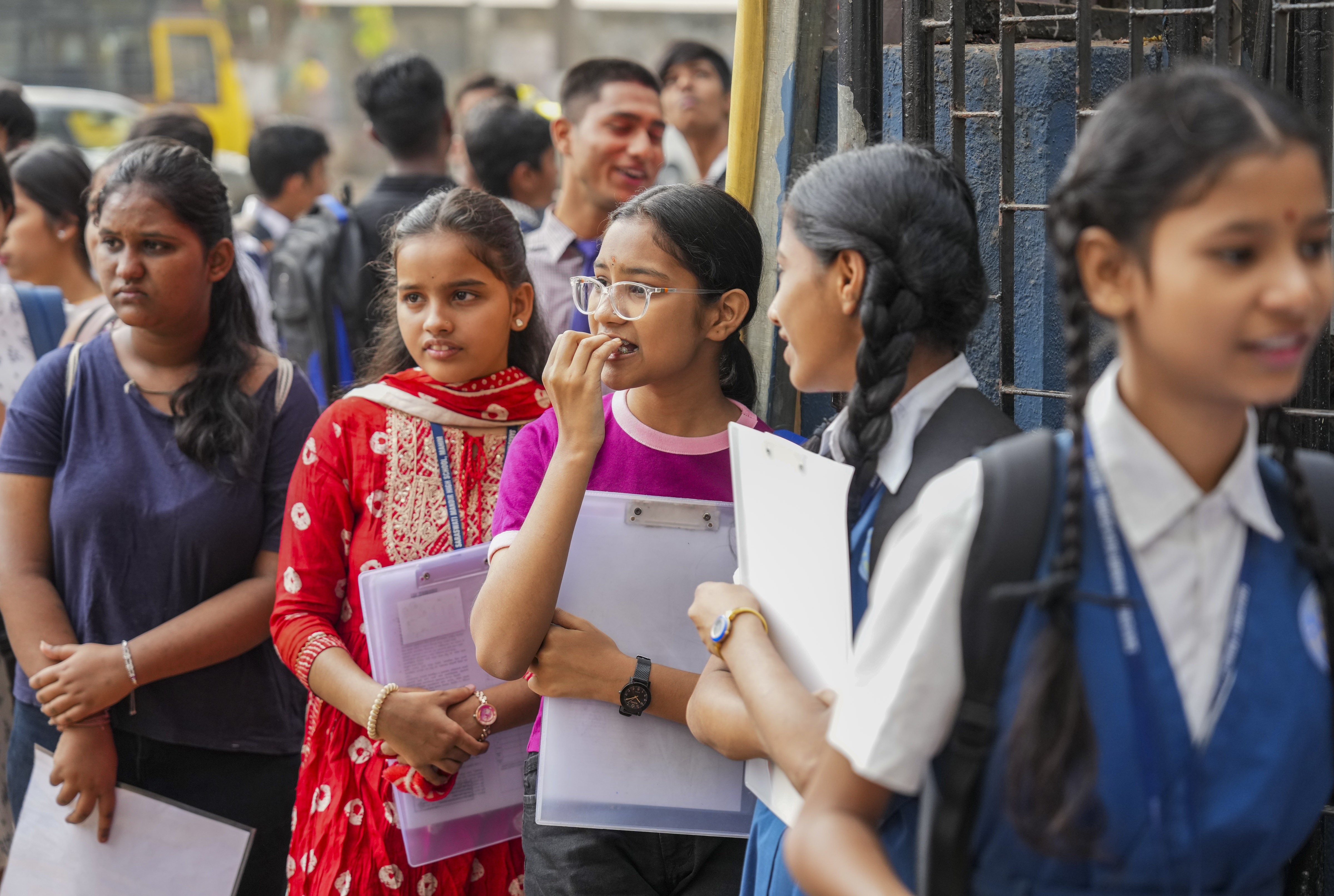 CBSE three-language mandate, Sanskrit as third language, private schools India, language policy India, foreign languages in CBSE, school staffing shortages, school timetable changes, multilingual education, parent concerns education
