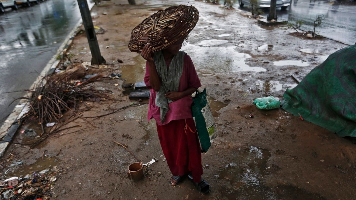 Eastern Delhi, Noida and Faridabad face the highest storm risk this evening as a narrow weather system tracks in from West Uttar Pradesh between 8 PM and 9:00 PM. (Photo: Reuters)