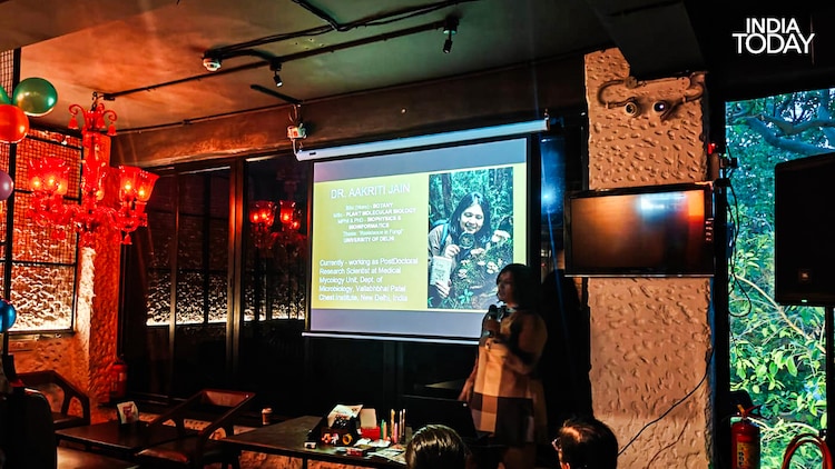 Mouldy bread, Dr Aakriti Jain explained at Pint of Science 2026, is what she calls tolerable foe behaviour. The fungi doing serious damage, the ones spreading silently through hospital wards and resisting every drug thrown at them, do not announce themselves nearly as clearly. (Photo: Radifah Kabir/India Today)