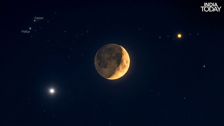 A thin crescent Moon glides past Venus and Jupiter in the western sky from May 18 to 20. No telescope needed. Just step outside 30 minutes after sunset and look west. (Photo: Radifah Kabir)