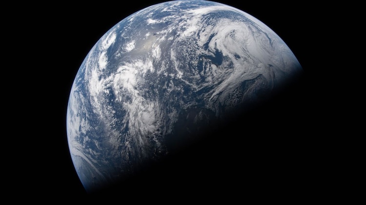A photo of Earth taken by Artemis II crew from Moon. (Photo: Nasa)