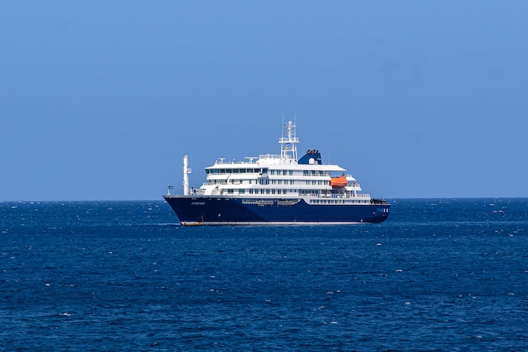 Cruise ship with hantavirus outbreak