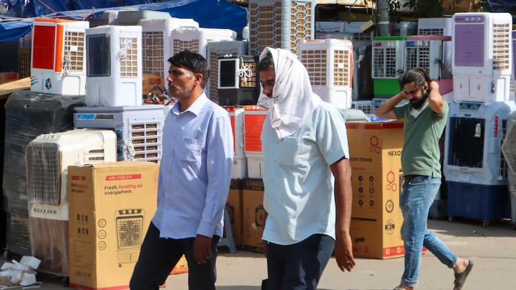 IMD warns Delhi temperatures may reach 45 degrees Celsius this week. (Photo: PTI)