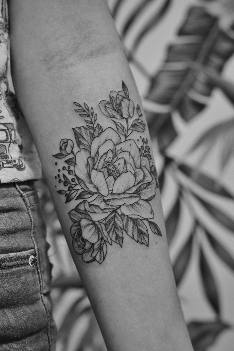 Engineers are developing wearable e tattoos that can monitor heart rate, oxygen saturation and muscle activity without any external device. (Photo: Unsplash)