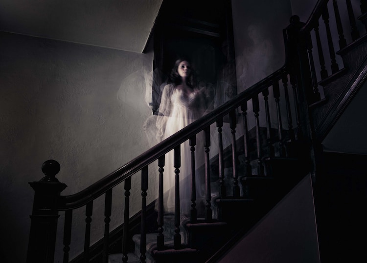 There is something deeply unsettling about walking into a room and feeling, for no apparent reason, a creeping sense of dread. (Photo: Getty)