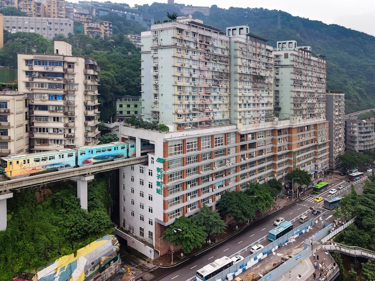 Travellers using the Chongqing East station can seamlessly transfer to the citiy's monorail network, which is the largest in the world. (Image: Wikimedia Commons)