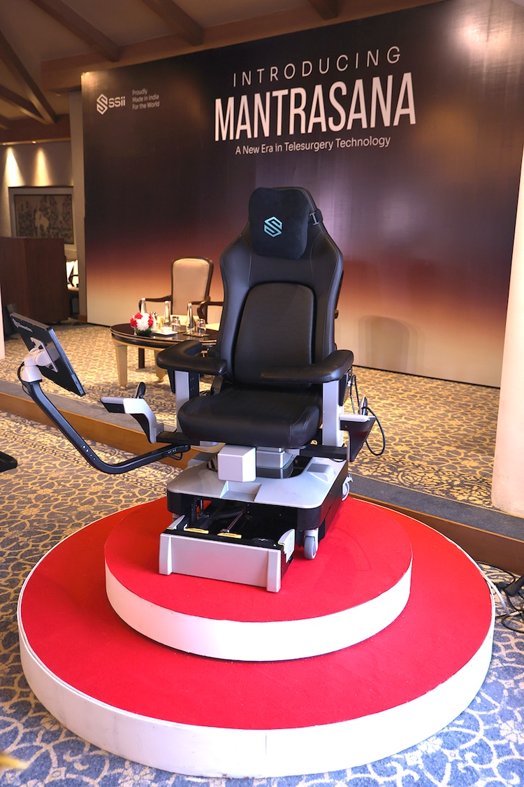 The MantrAsana tele-surgeon console is compact enough to fit in a surgeon's office, yet powerful enough to control robotic arms operating on a patient thousands of kilometres away in real time. (Photo: Special arrangement)