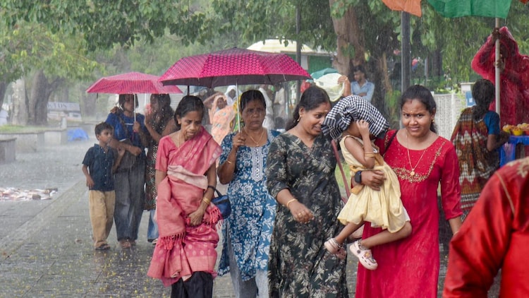 The south and northeast are in for a wet May 18, with thunderstorms, lightning and gusty winds expected over Tamil Nadu, Kerala, Assam and Meghalaya as pre-monsoon activity intensifies. (Photo: PTI)