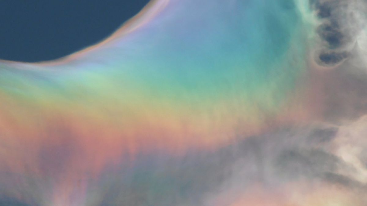The Sun must be at a specific angle for these colours to appear visible to the human eye. (Photo: X/@accuweather)