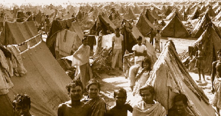 In the 1970s, during the Bangladesh Liberation War, fresh waves of refugees from East Pakistan transformed the areas around Dum Dum Airport and along VIP Road. Localities such as Baguiati, Keshtopur, Kaikhali, Teghoria and parts of Lake Town and Dum Dum saw rapid and unplanned expansion through refugee settlements. (Image: World Food Programme)