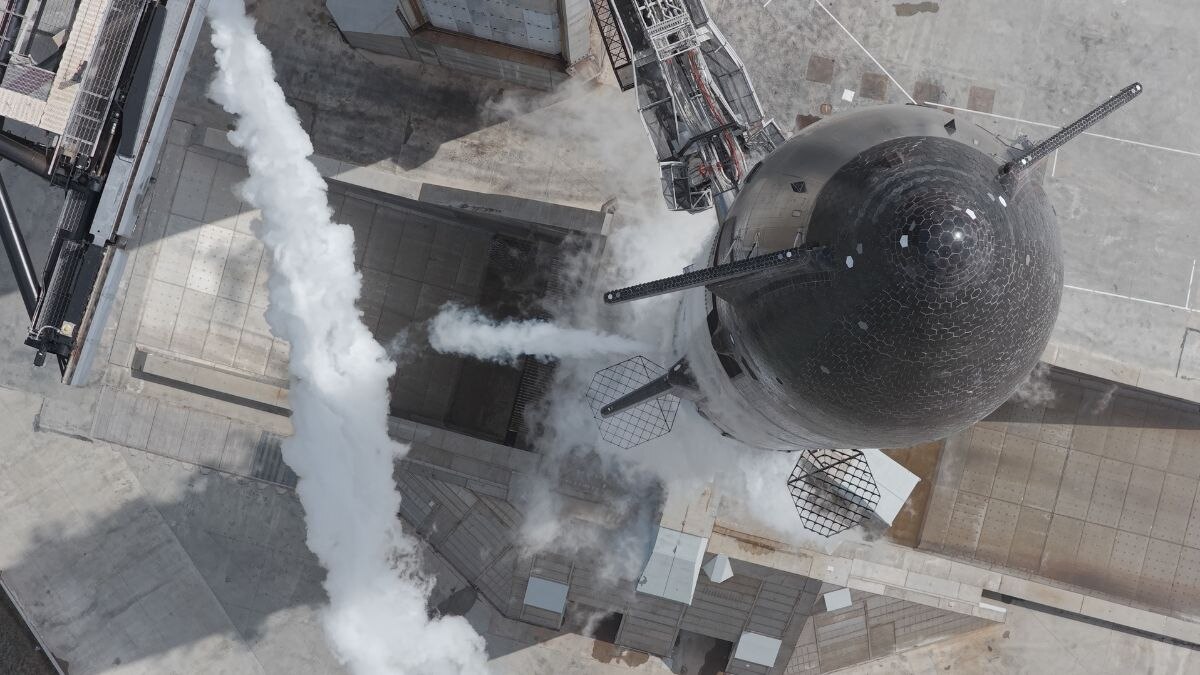 Every major component of the Starship system, including the Super Heavy booster, the Starship upper stage, and the Raptor engines, has been redesigned for Flight 12. (Photo: SpaceX)