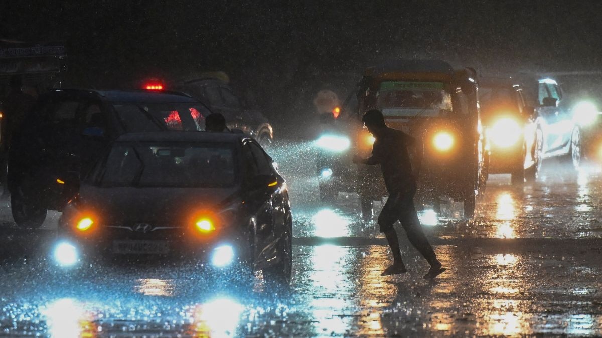 Thundersqualls with winds of 50 to 60 kmph are forecast for Bihar on Friday, with lightning a real danger. (Photo: PTI)
