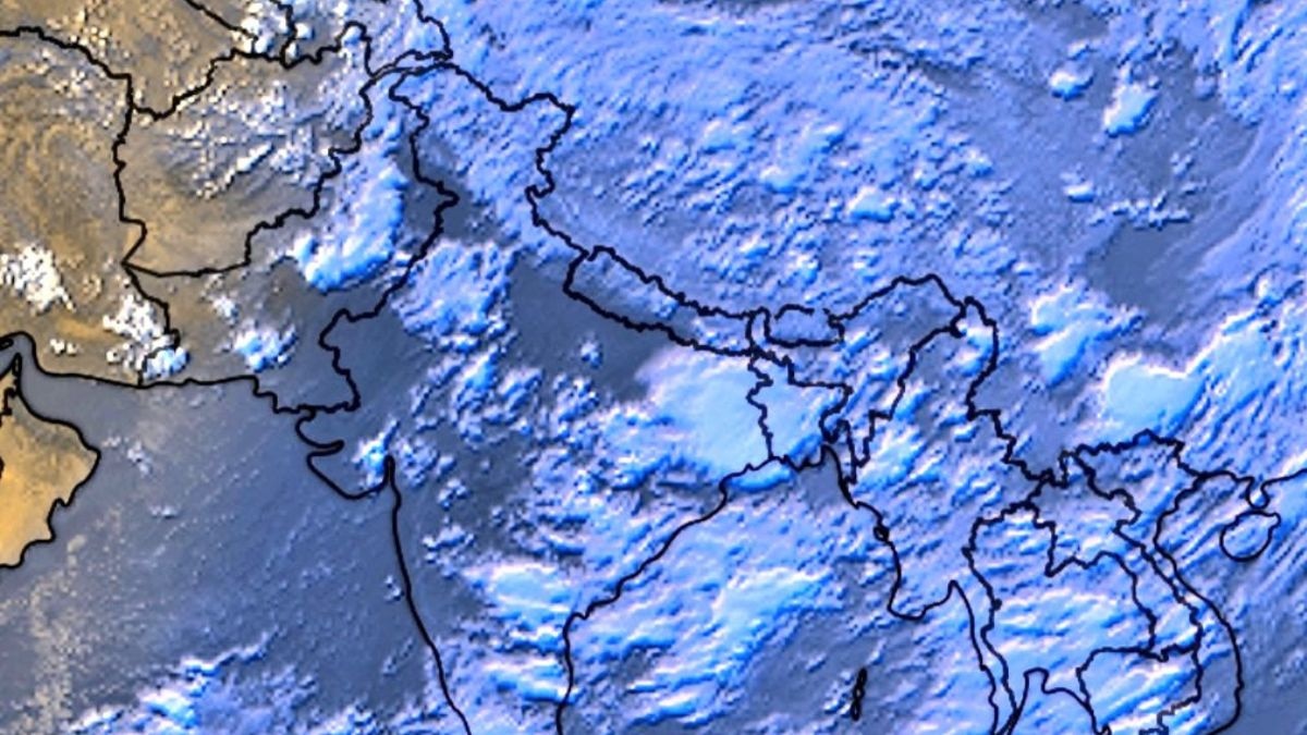 Clear skies and a heat wave gripped parts of the north through June even as the monsoon advanced on the map. (Photo: X/@allindiaweather)