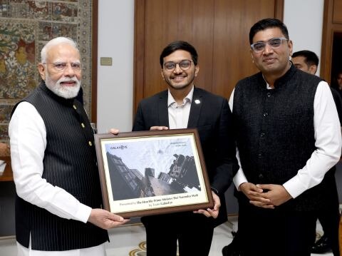 Pranit Mehta and Suyash Singh with PM Narendra Modi (Photo: LinkedIn/GalaxEye)
