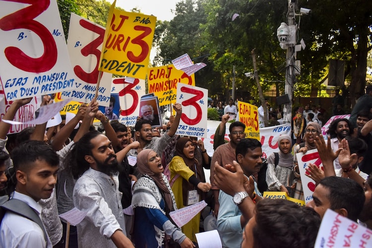 DUSU polls: Delhi HC warns of exemplary costs, bans victory processions