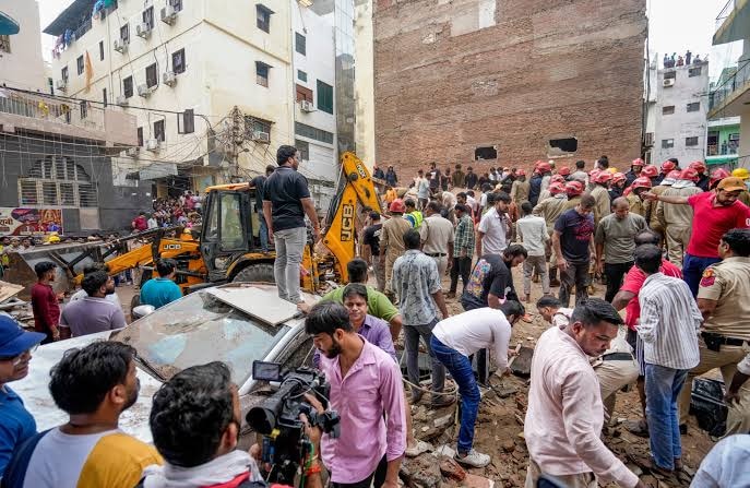 PG building collapse in Delhi's South Campus, Satya Niketan (Photo: PTI)