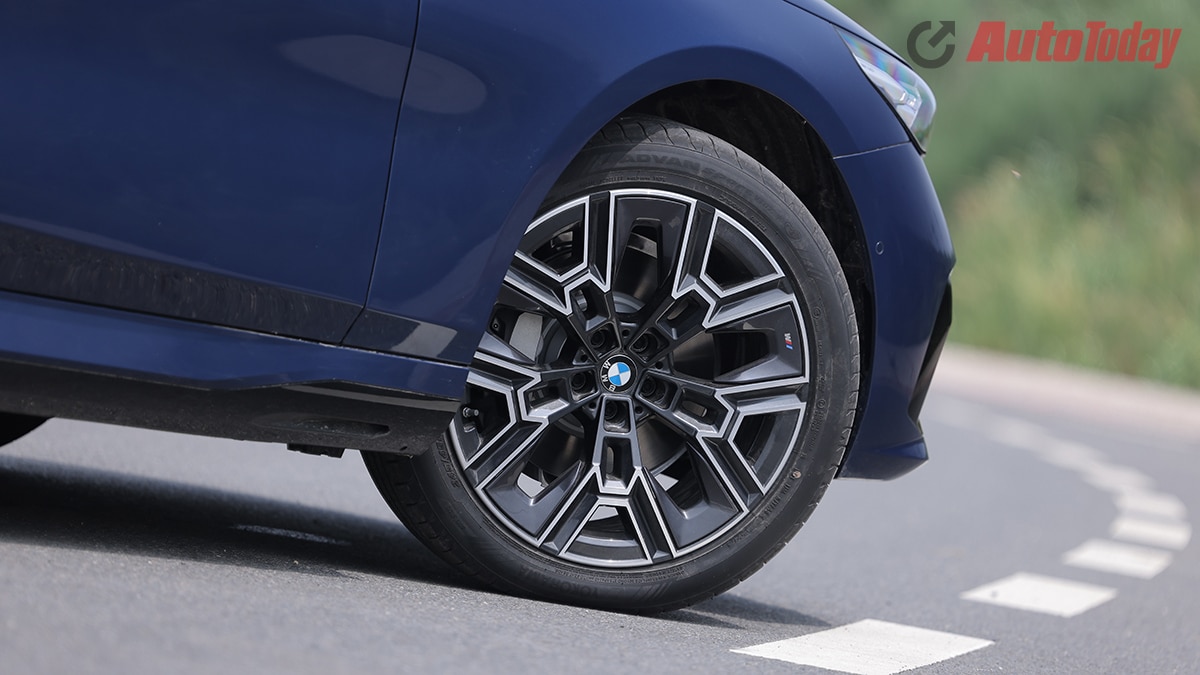 BMW i5 LWB