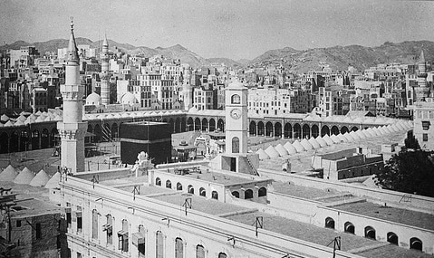 A bird's-eye view of the Kaaba and Mecca around 1910, when the holy city was still part of the Ottoman-ruled Hejaz. Pilgrims still arrived in camel caravans, while the newly built Hejaz Railway had reached only as far as Medina in 1908 and never completed its planned extension to Mecca. (Wikimedia Commons)