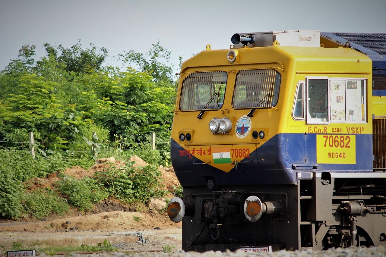 Gati Shakti Vishwavidyalaya, GSV Vadodara, railway university India, railway engineering courses, GSV courses, GSV fees, GSV admission 2026, JEE Main, JoSAA, Central University, Ministry of Railways, transportation and logistics, BTech rail engineering