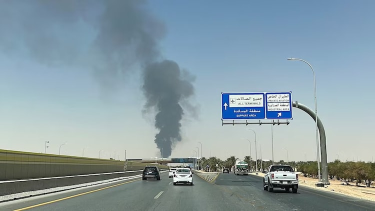 Blasts heard, thick smoke seen near Riyadh airport as Houthi tensions escalate - India Today