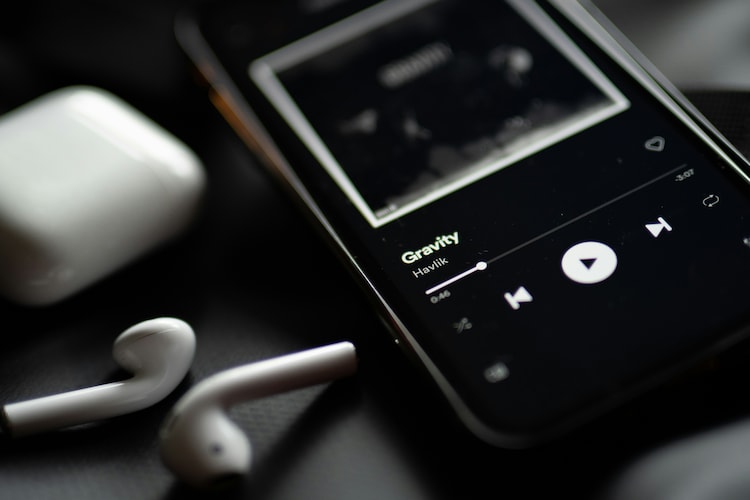 Spotify's apps use Ogg Vorbis, an open, patent-free format that discards sound the ear is unlikely to miss. (Photo: Unsplash)