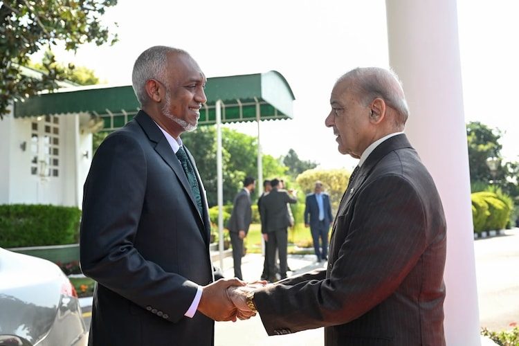 Maldives entering Pak orbit? Muizzu signs defence deals, calls for Saarc revival 3 hvjt7naauaih0om