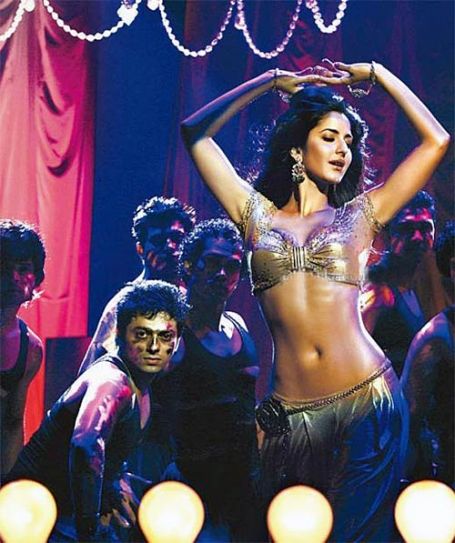 Munni Vs Sheila Who Is Hotter Indiatoday Ruby parihar half saree navel. munni vs sheila who is hotter