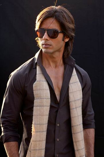 Shahid Kapoor Bollywood Hearththrob Turns A Year Older Indiatoday
